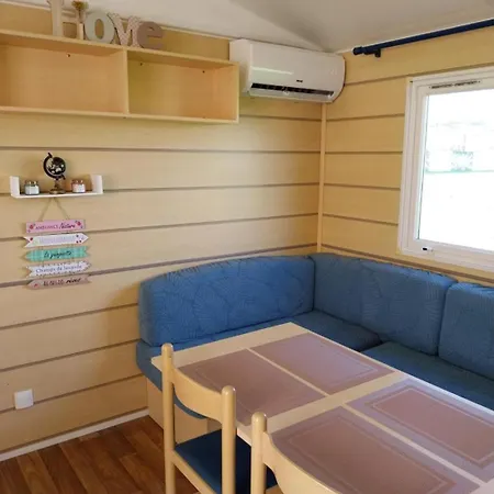 Mobil-home La Nouvelle Kamp alanı